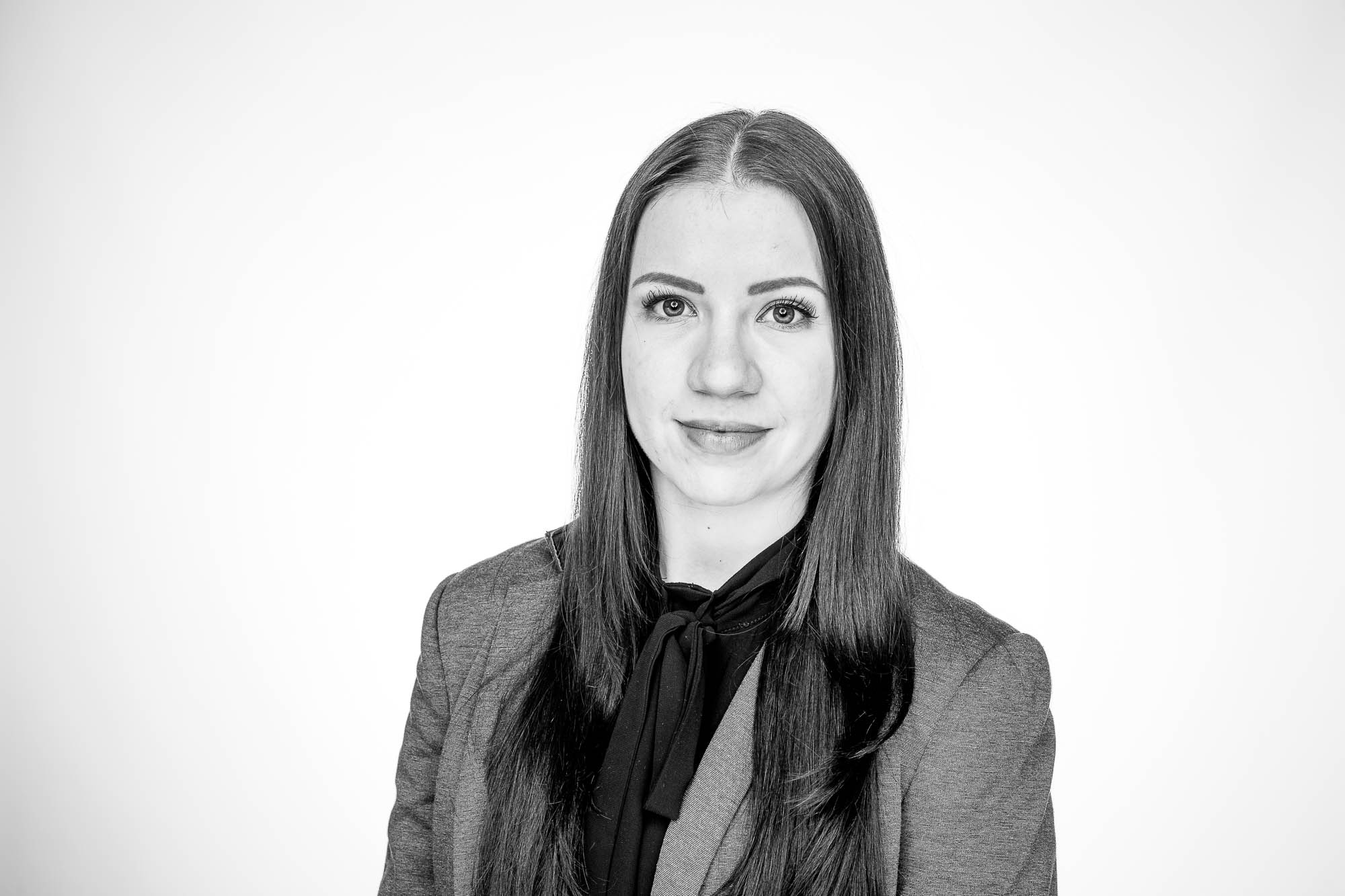 Export x3 Headshot  06343 Dez 01 2019 Headshots 2019  Miro Nicole Nadine